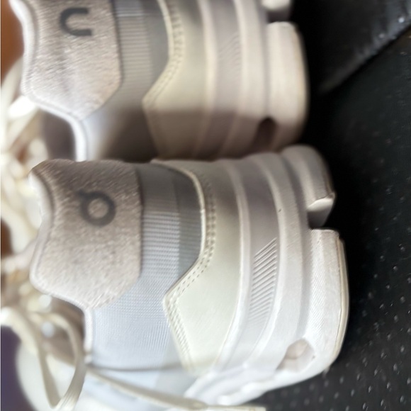 On “Cloudrift” Women’s Running Shoes Size 9 EUC Undyed/White Frost 87 98116 - Picture 4 of 6